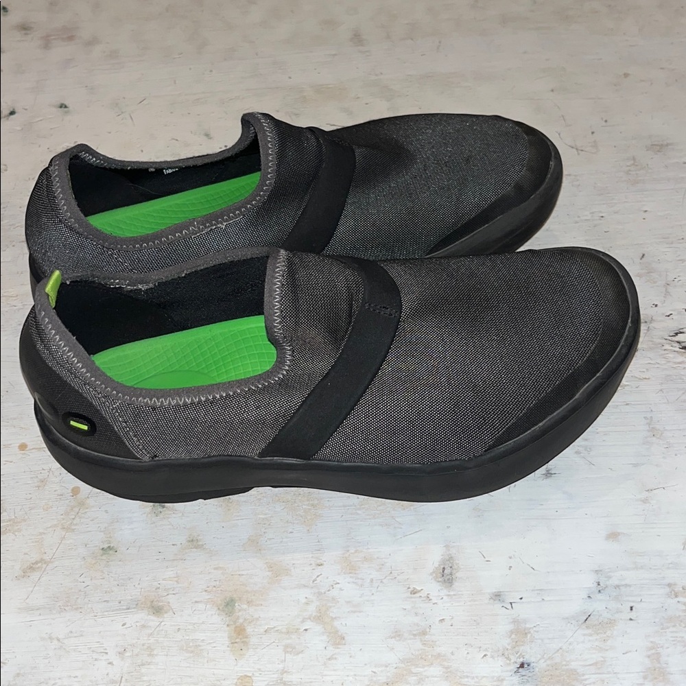 OOFOS OOmg Low recovery shoes | size 8